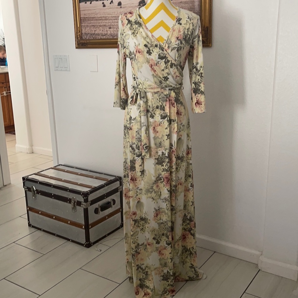 Maternity maxi dress